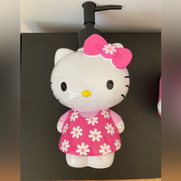 Hello Kitty Soap Pump Dispenser Lot of 2 Flower Dress Rainbow New Unused 2024 - Picture 2 of 9